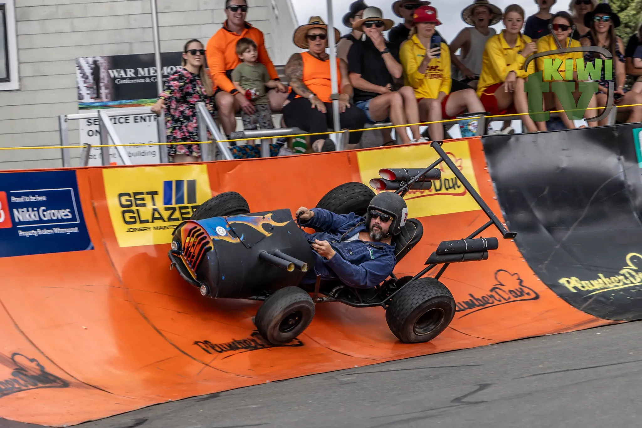 Sprinters division driver focused before rolling start